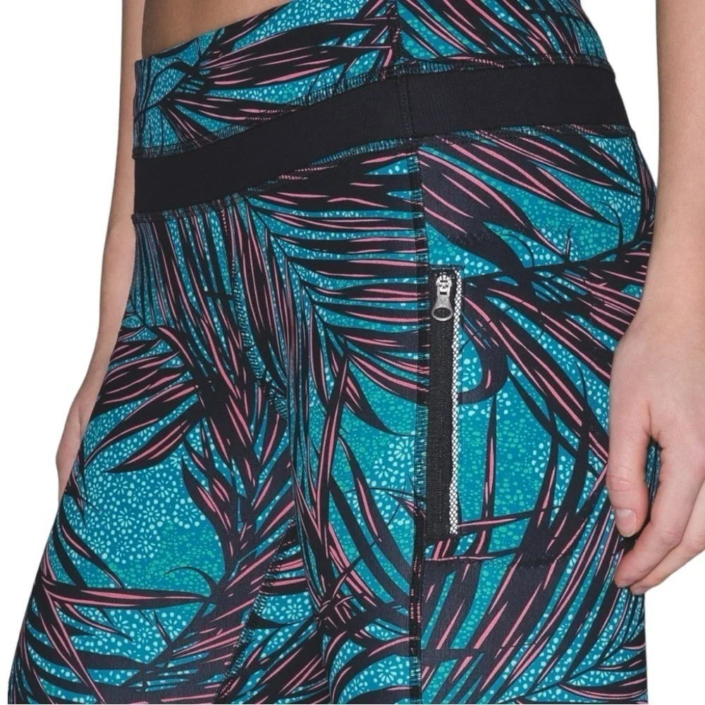 Lululemon Inspire Tight II size 6 in Palm Lace Tofino Teal Multi